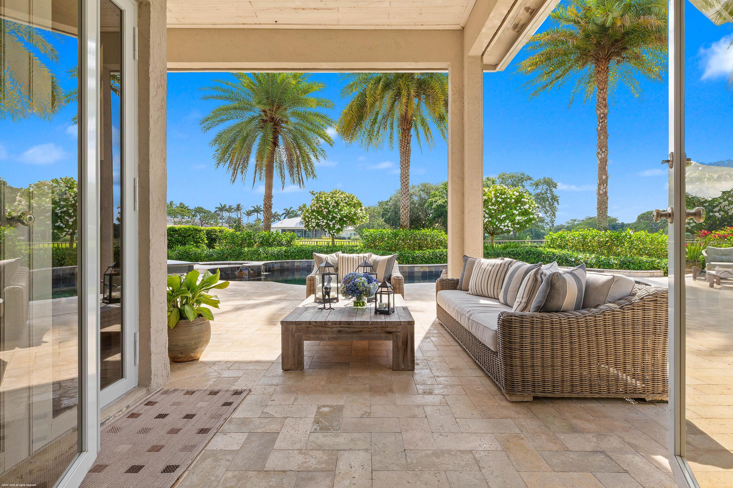 2990 SW Twin Oaks Way, Wellington, FL, 33414/$1,420,000 3 2990 SW Twin Oaks Way