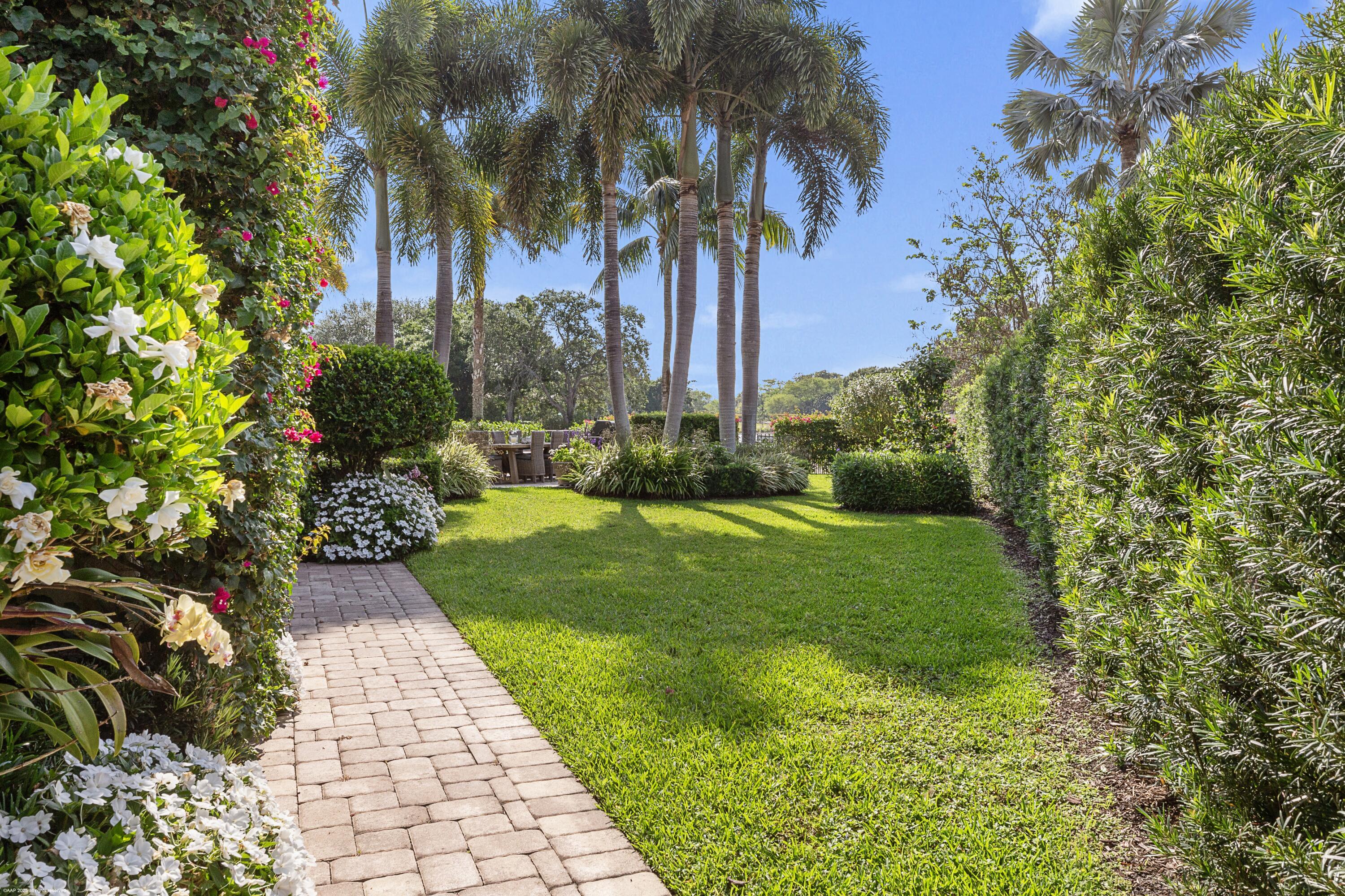 SHADY OAKS OF PALM BEACH POLO & COUNTRY - Residential