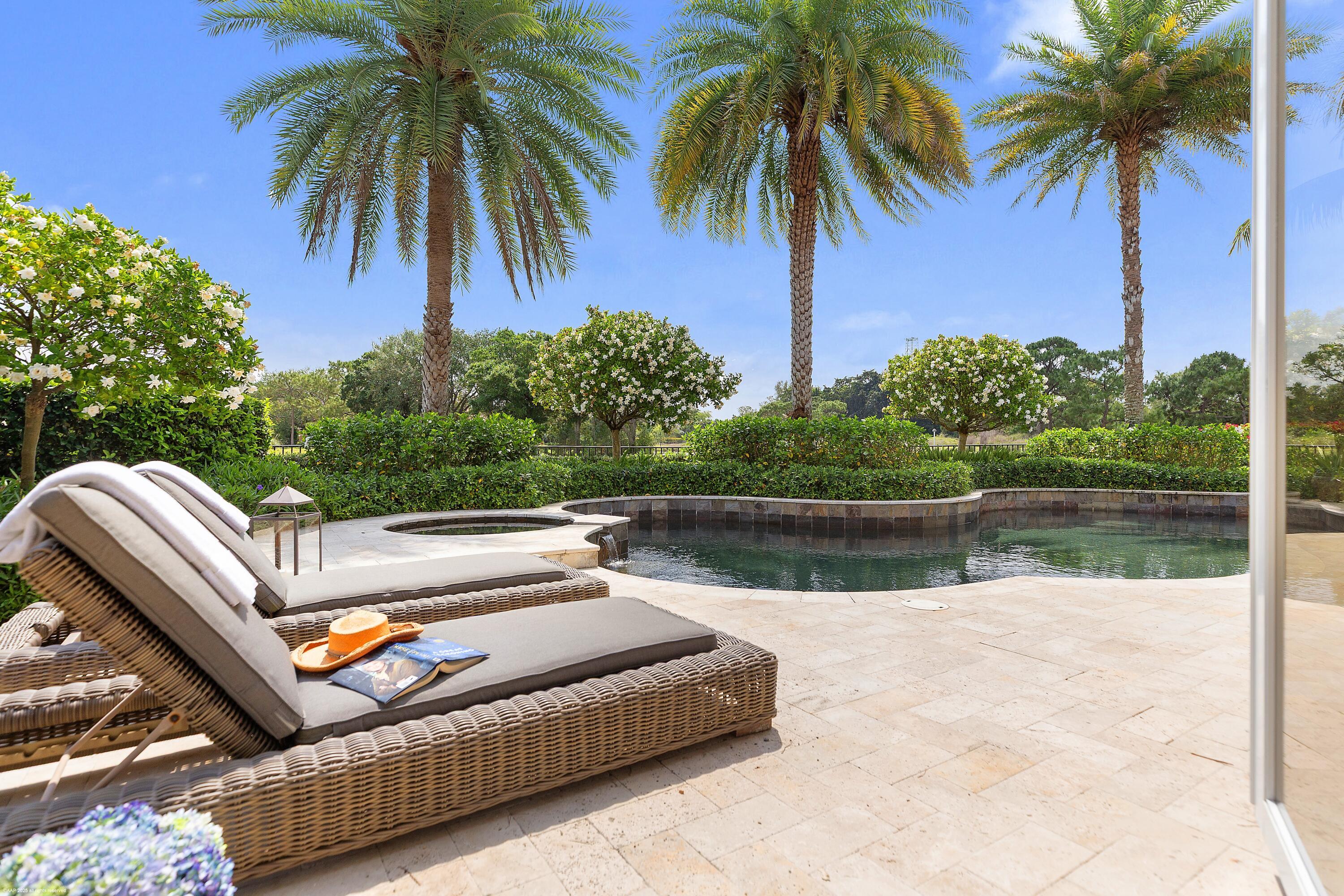 SHADY OAKS OF PALM BEACH POLO & COUNTRY - Residential