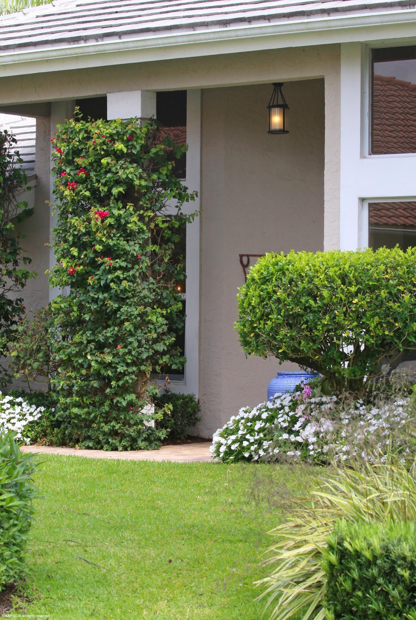 SHADY OAKS OF PALM BEACH POLO & COUNTRY - Residential