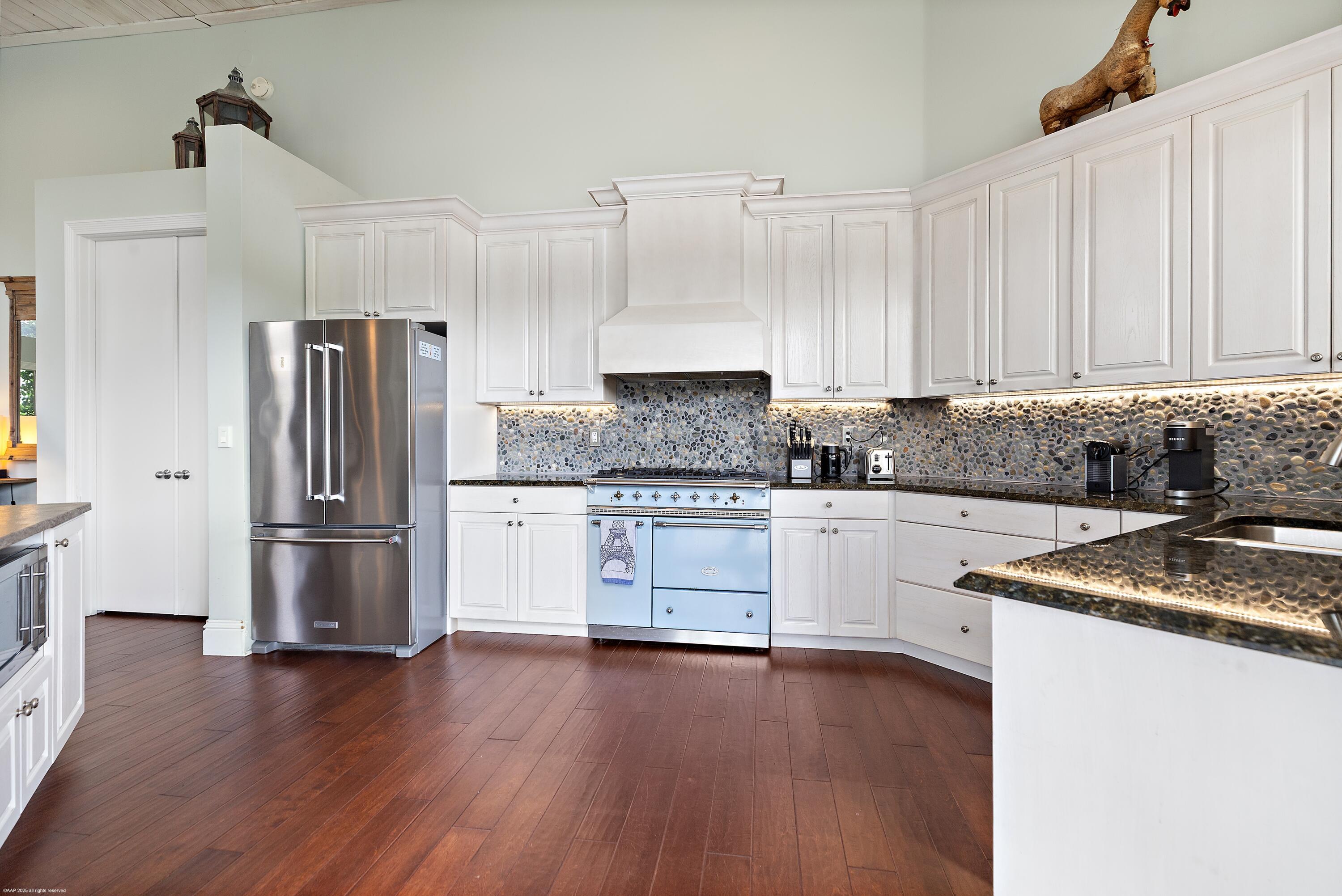 SHADY OAKS OF PALM BEACH POLO & COUNTRY - Residential