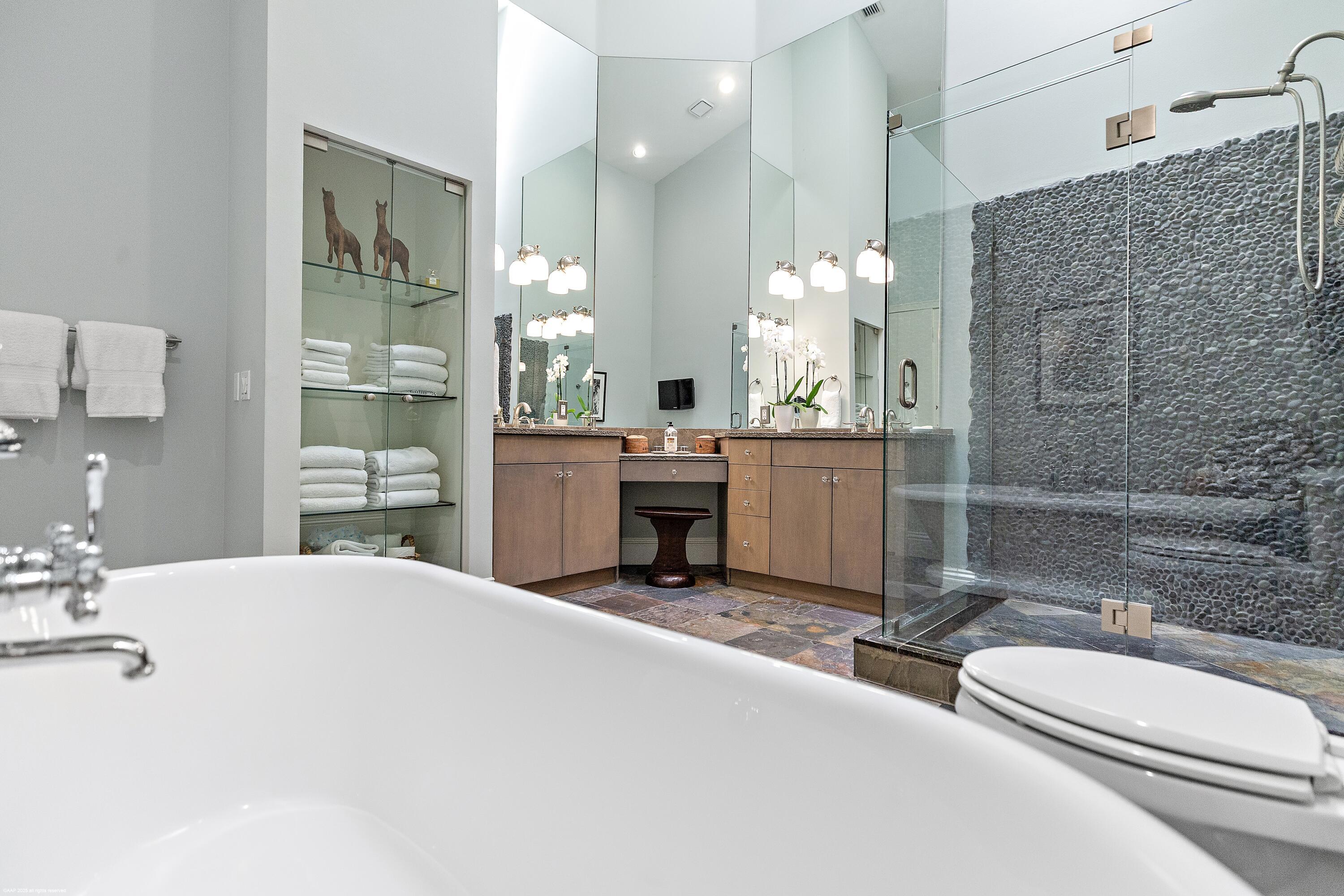 SHADY OAKS OF PALM BEACH POLO & COUNTRY - Residential