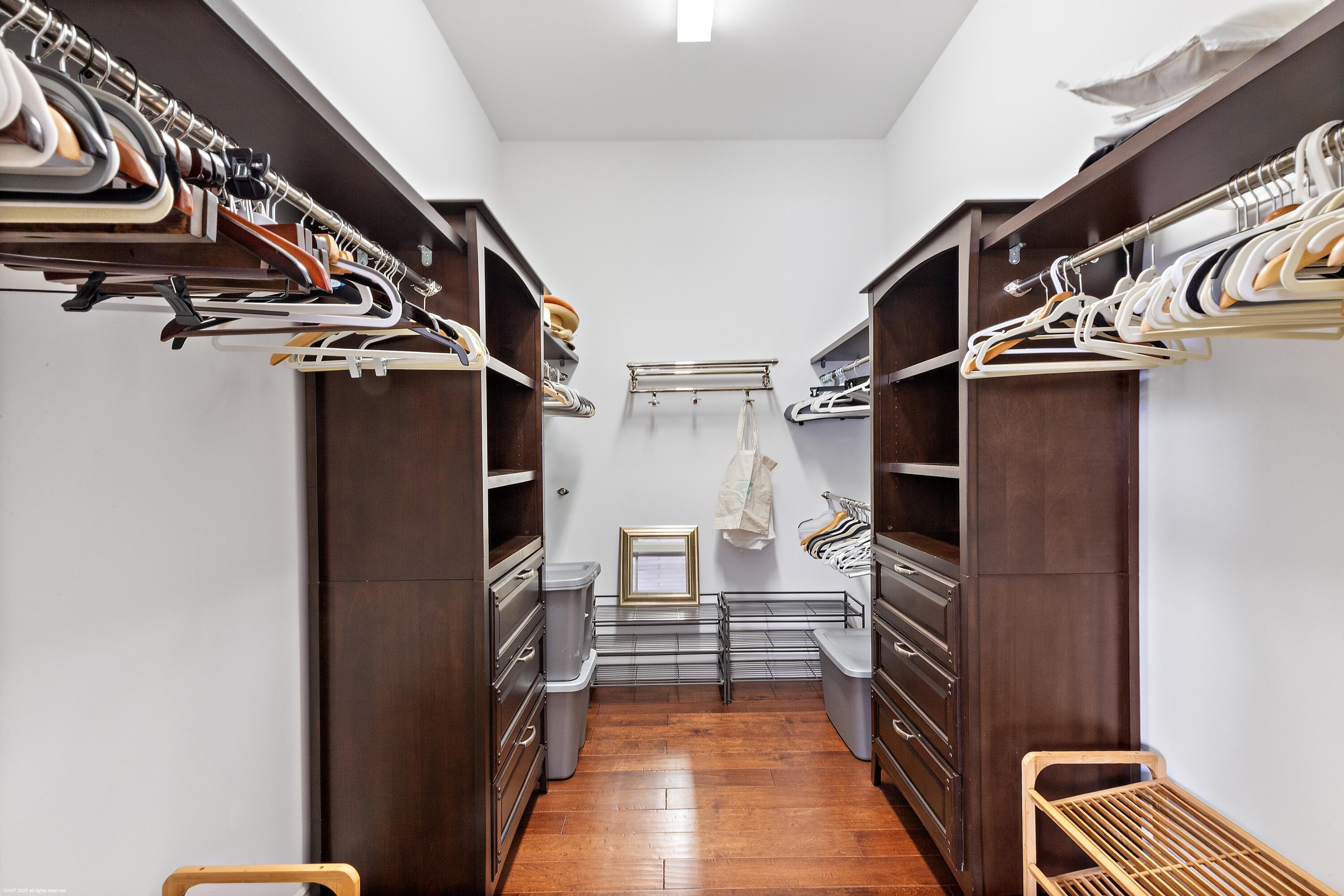 SHADY OAKS OF PALM BEACH POLO & COUNTRY - Residential