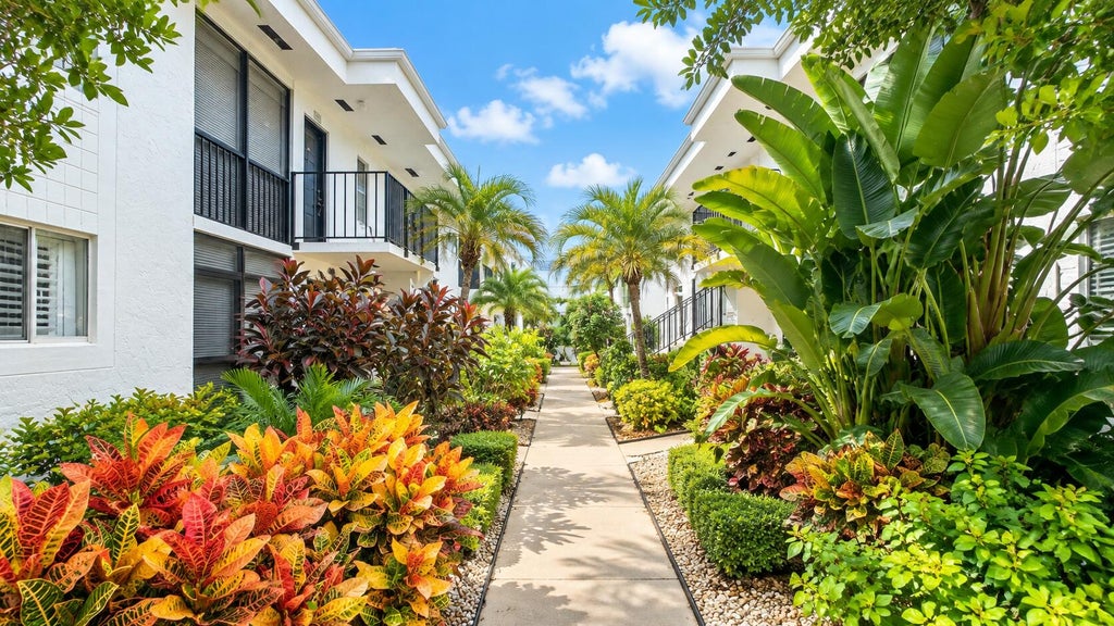 Photo of 14917 WEDGEFIELD Drive #203, Delray Beach, FL 33446 (MLS # B26076796)