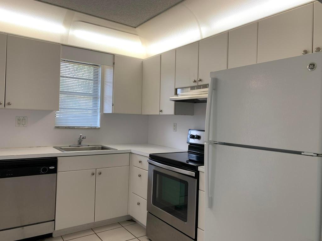 ISLE OF SANDALFOOT CONDO - Residential Lease