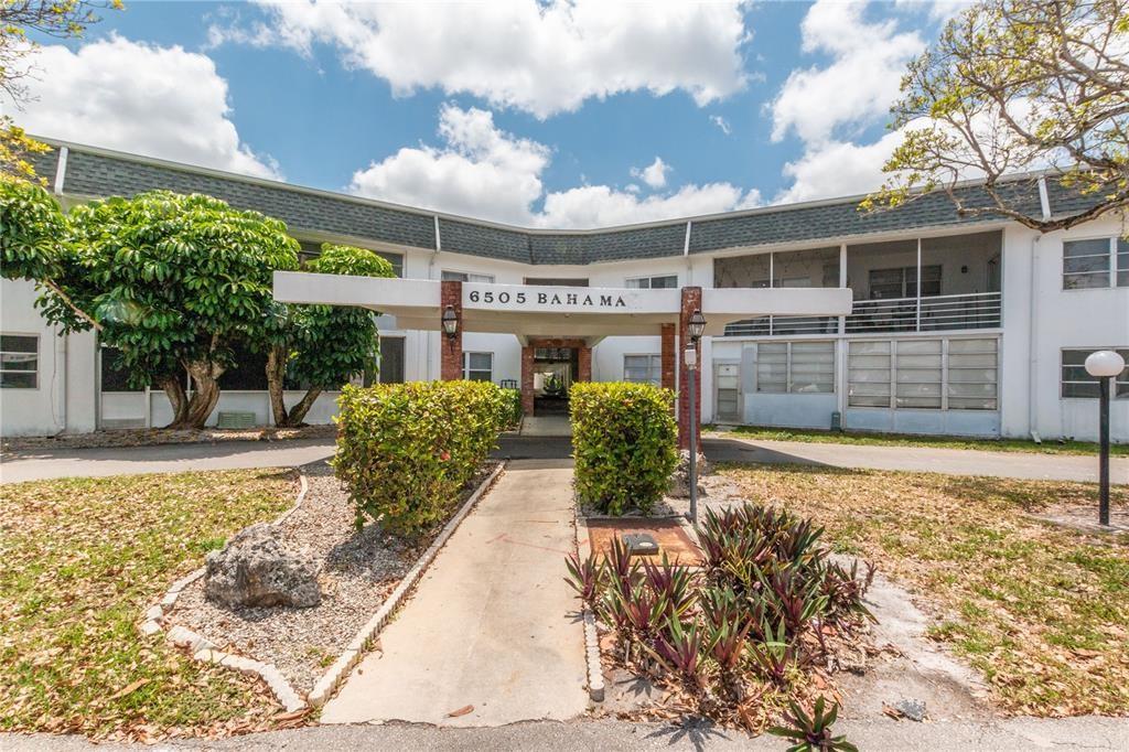 First floor unit! Brand new AC. Comes furnished or unfurnished. Quiet community, close to shopping centers, banks, restaurants, Coconut Creek casino. Margate Water Park, boat ramp and much more.