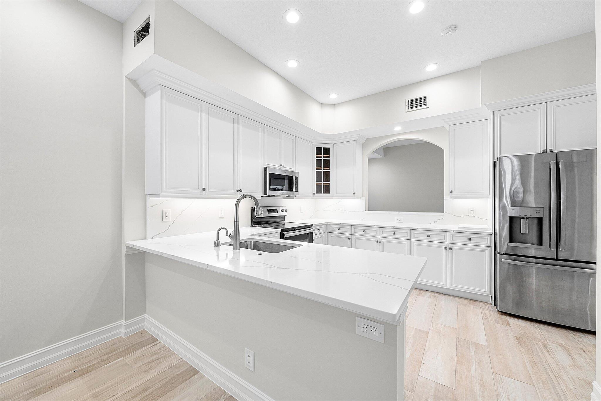 PALM BAY CLUB CONDO - BAL - Residential Lease