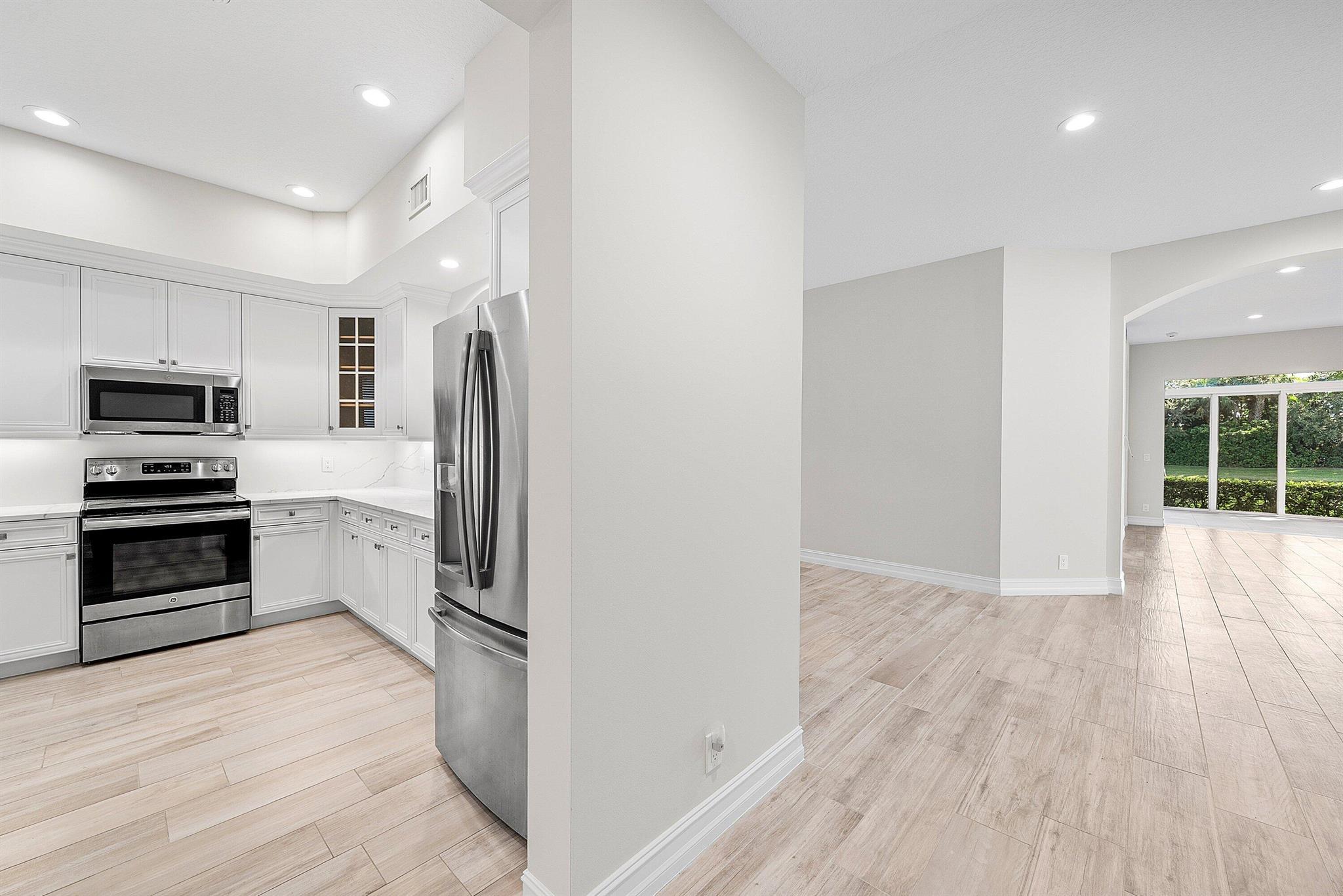 PALM BAY CLUB CONDO - BAL - Residential Lease