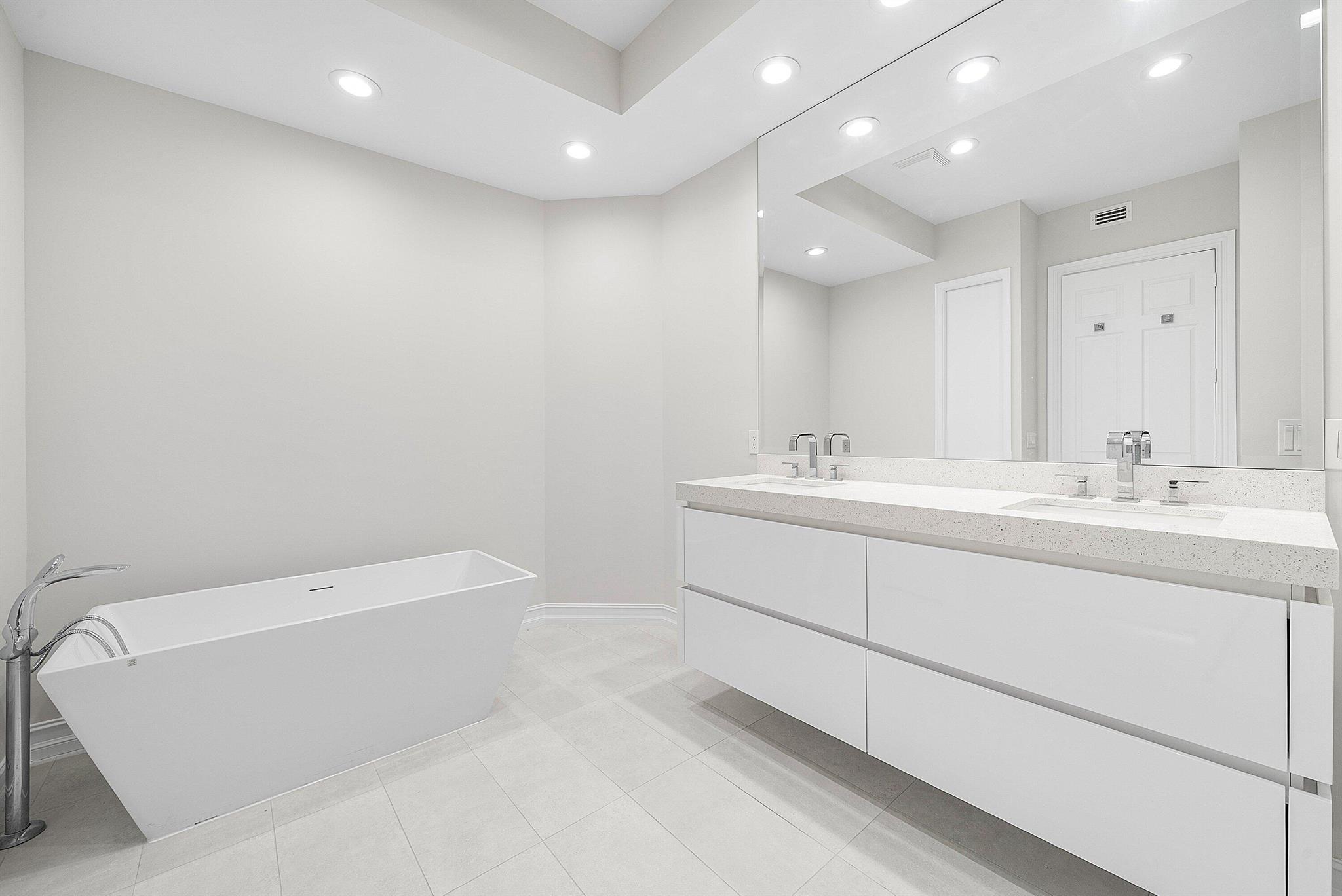PALM BAY CLUB CONDO - BAL - Residential Lease