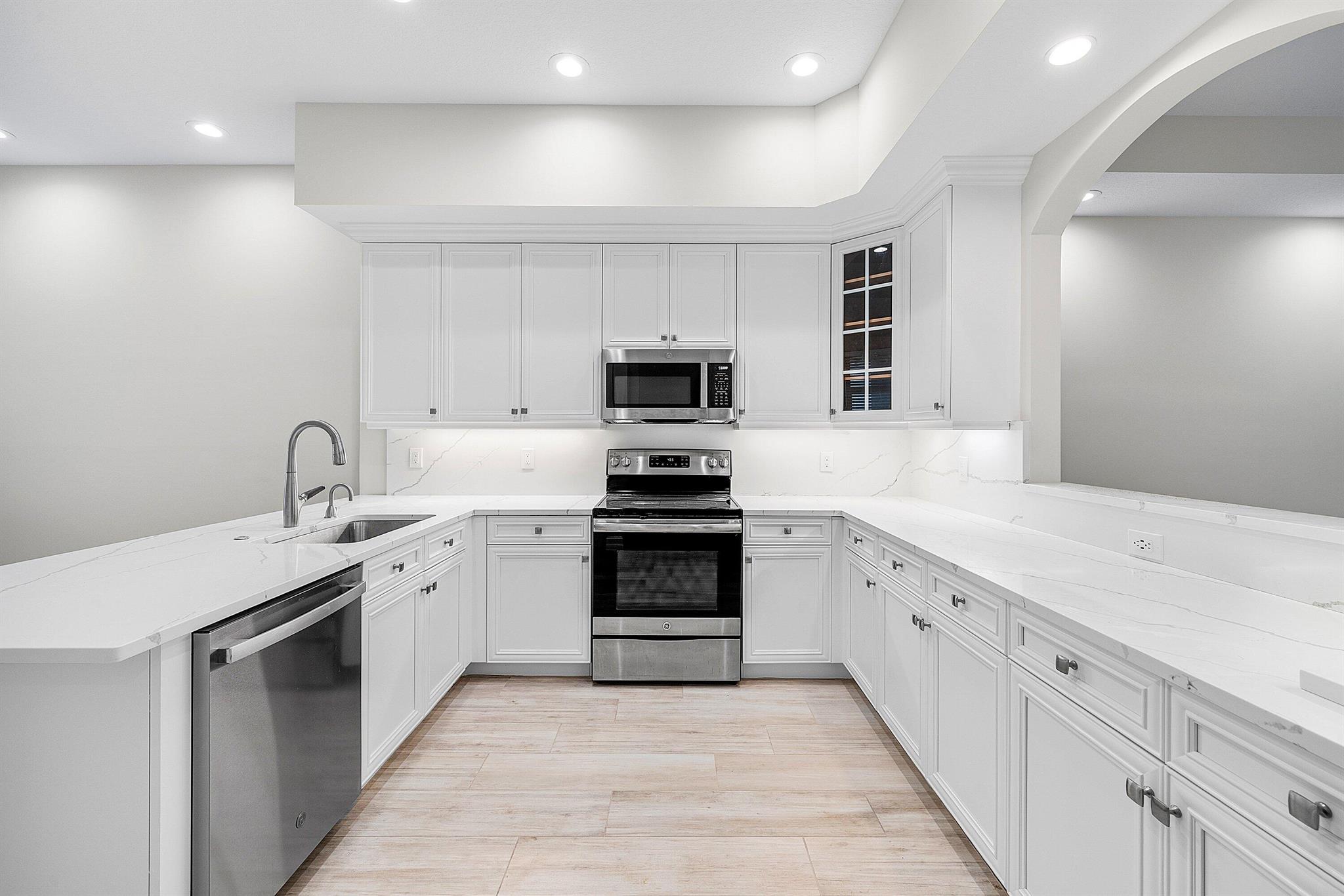 PALM BAY CLUB CONDO - BAL - Residential Lease