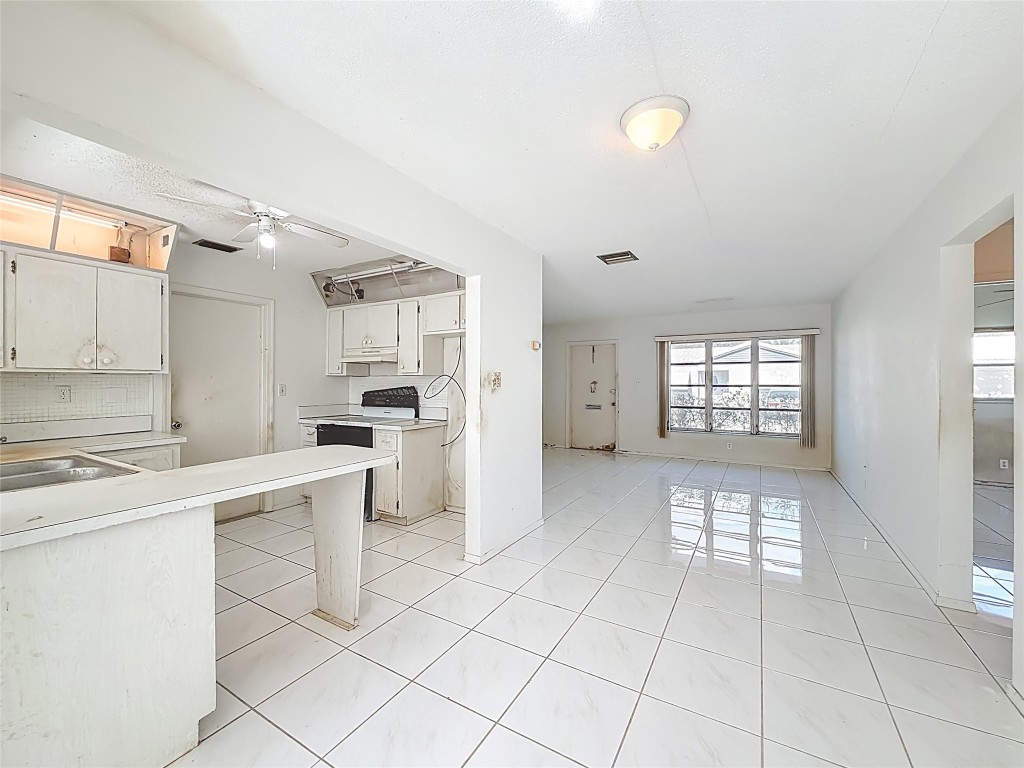 Mainlands Of Tamarac Lake - Residential