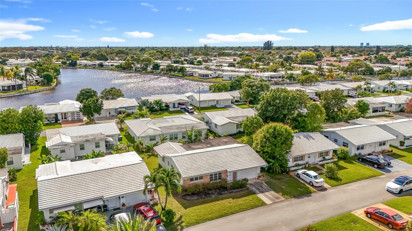 Mainlands Of Tamarac Lake - Residential