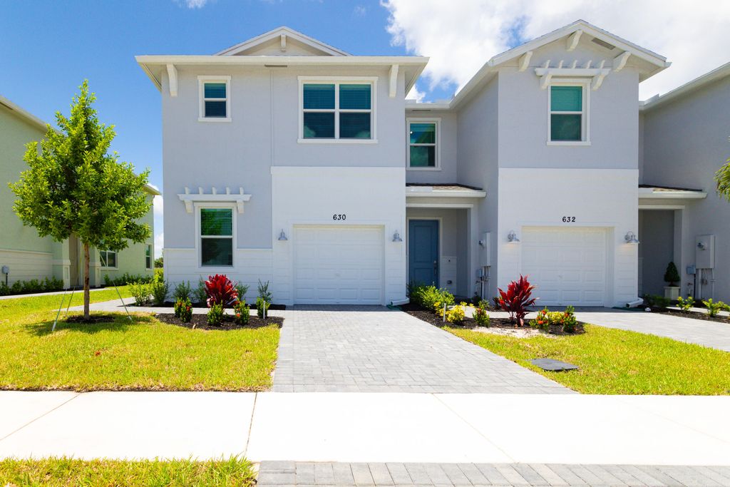 Photo of 630 SE Lake Falls Street, Port Saint Lucie, FL 34984 (MLS # R11167305)