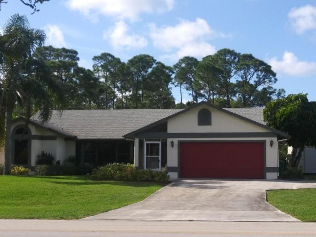 Photo of 1882 SE Floresta Drive Dr, Port St Lucie, FL 34983 (MLS # R10714085)