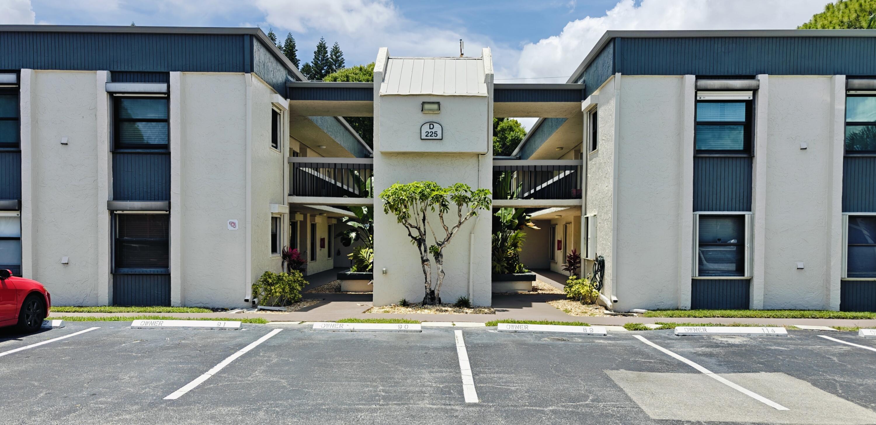 TOWNE GREENE CONDO - Residential