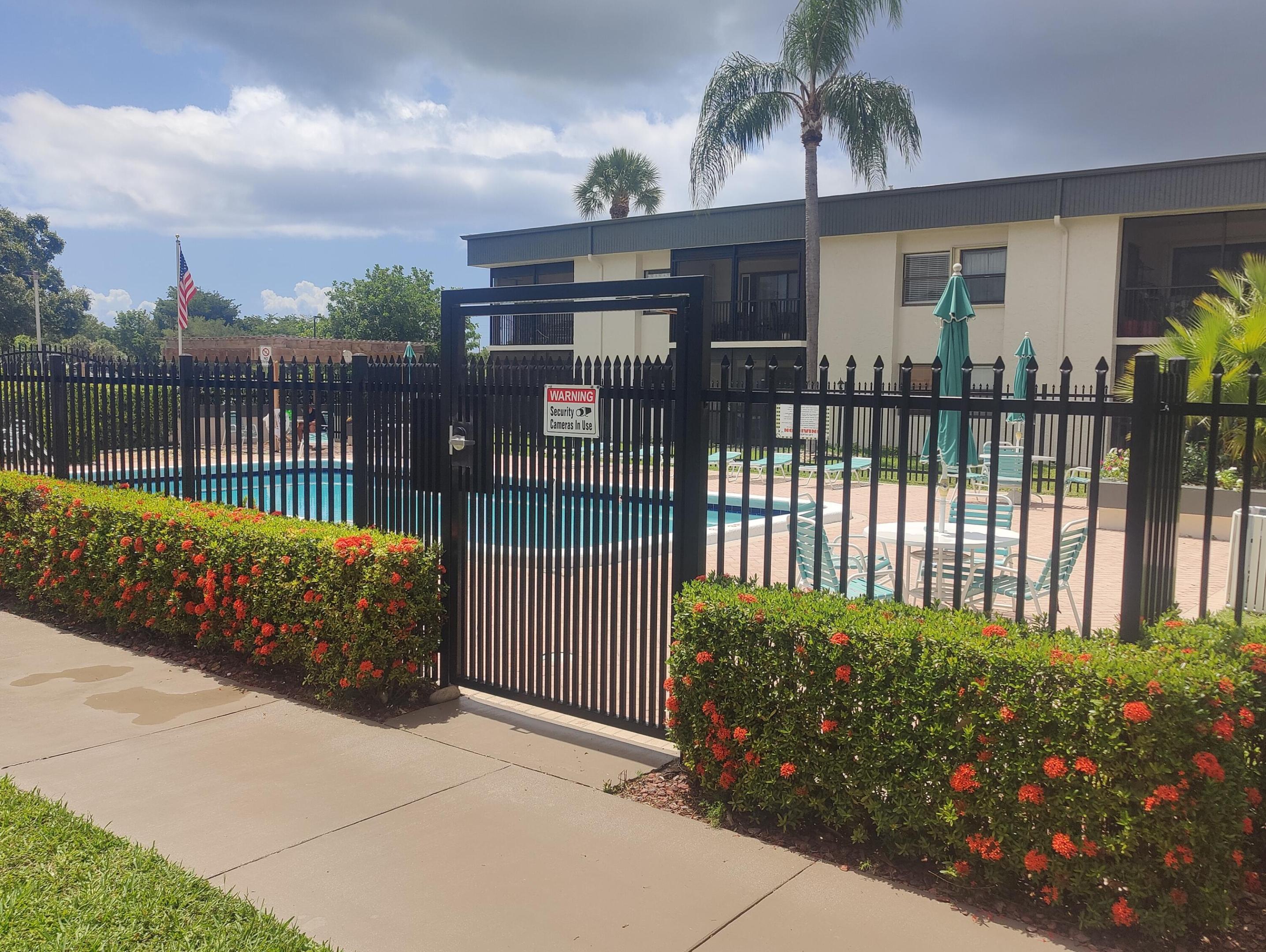 TOWNE GREENE CONDO - Residential