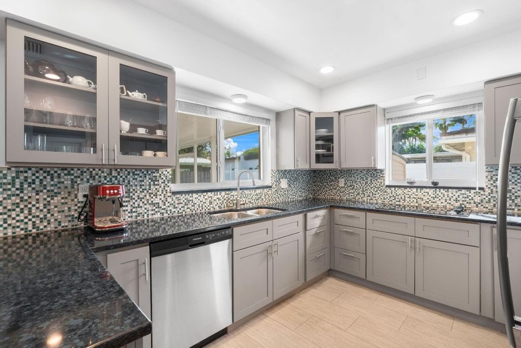 Photo of 716 NE 20th Drive, Wilton Manors, FL 33305 (MLS # F10538043)