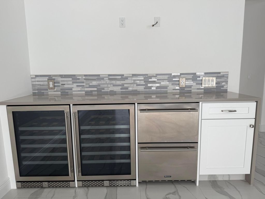 Photo of 117 Waterford Drive, Jupiter, FL 33458 (MLS # R11108320)