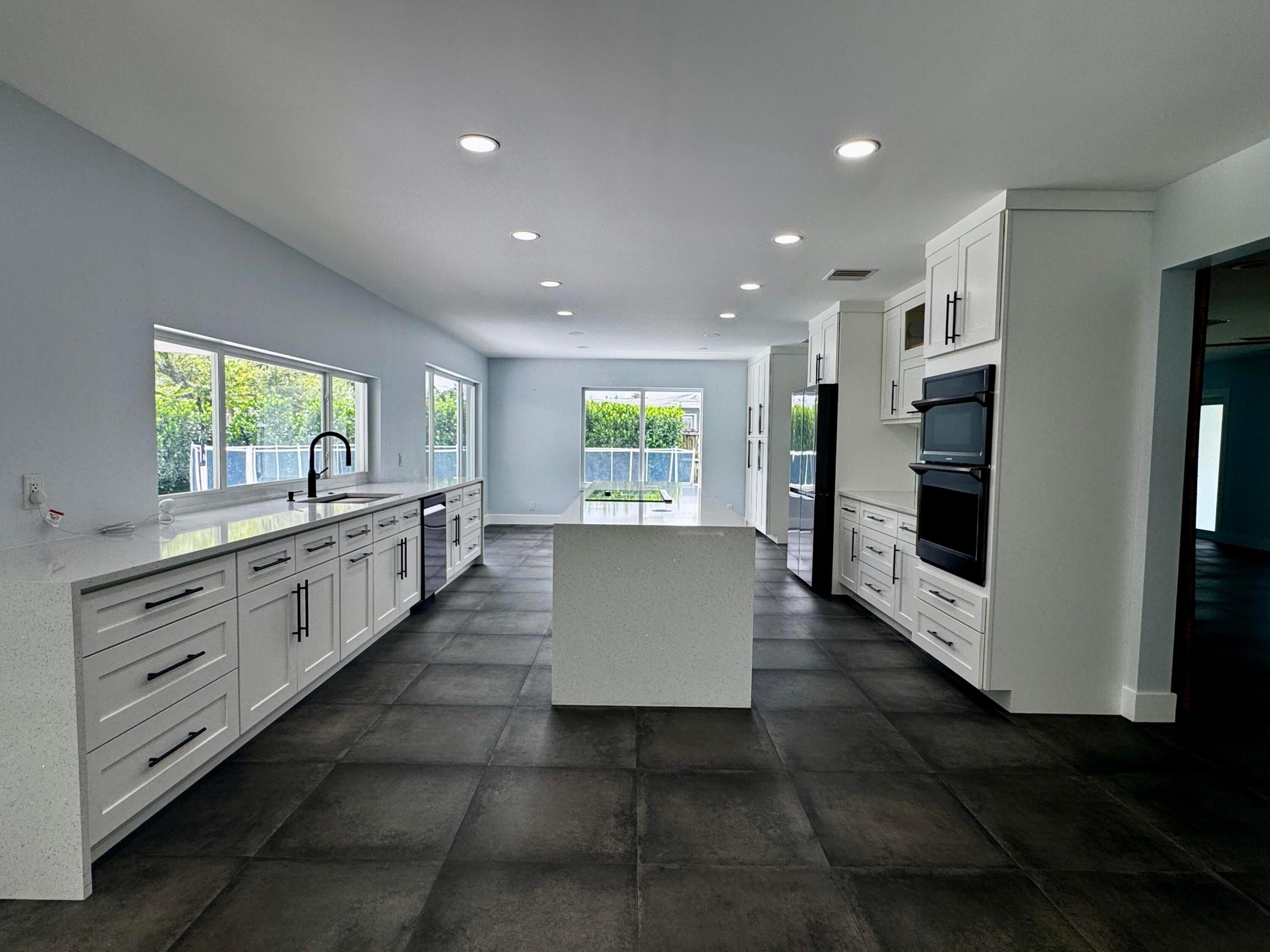 410 SW 55TH Terrace, Plantation, FL, 33317/$850,000 3 410 SW 55TH Terrace