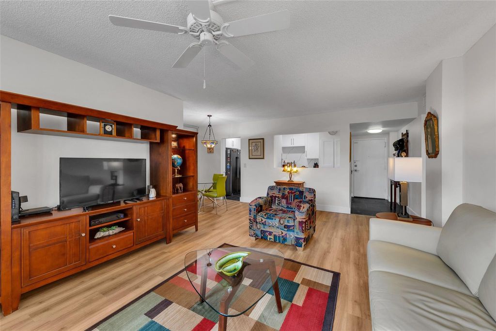 Photo of 6000 NE 22 Way #1E, Fort Lauderdale, FL 33308 (MLS # F10533423)
