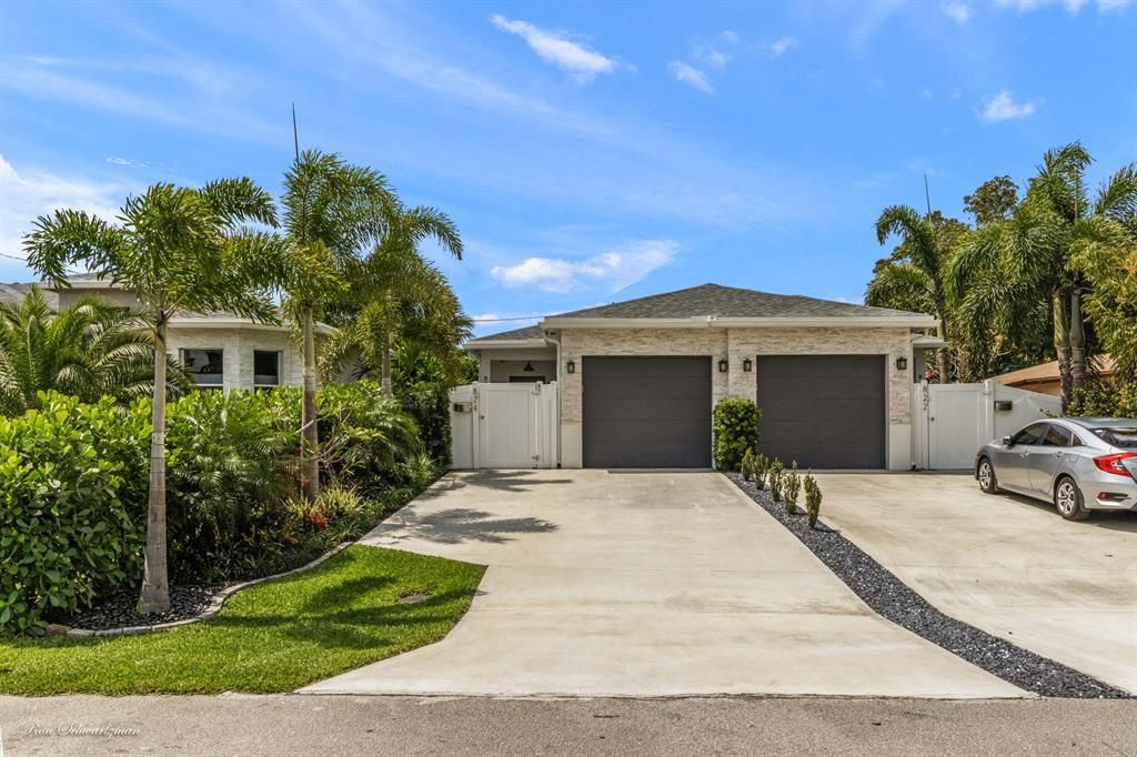 Photo of 824 NE 14th Court, Fort Lauderdale, FL 33304 (MLS # R10789583)