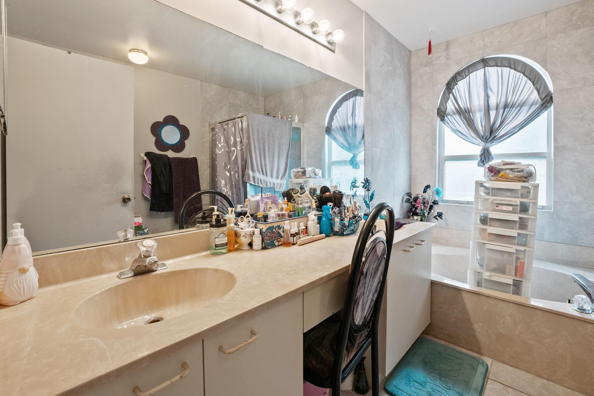 WEST GLEN MANOR - Residential