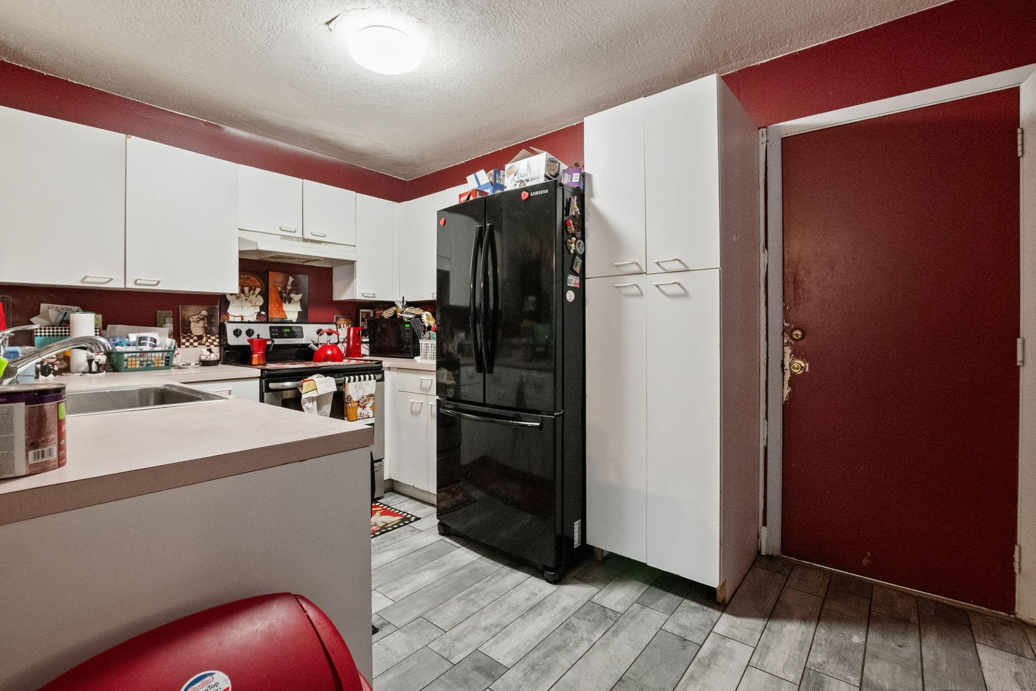 WEST GLEN MANOR - Residential