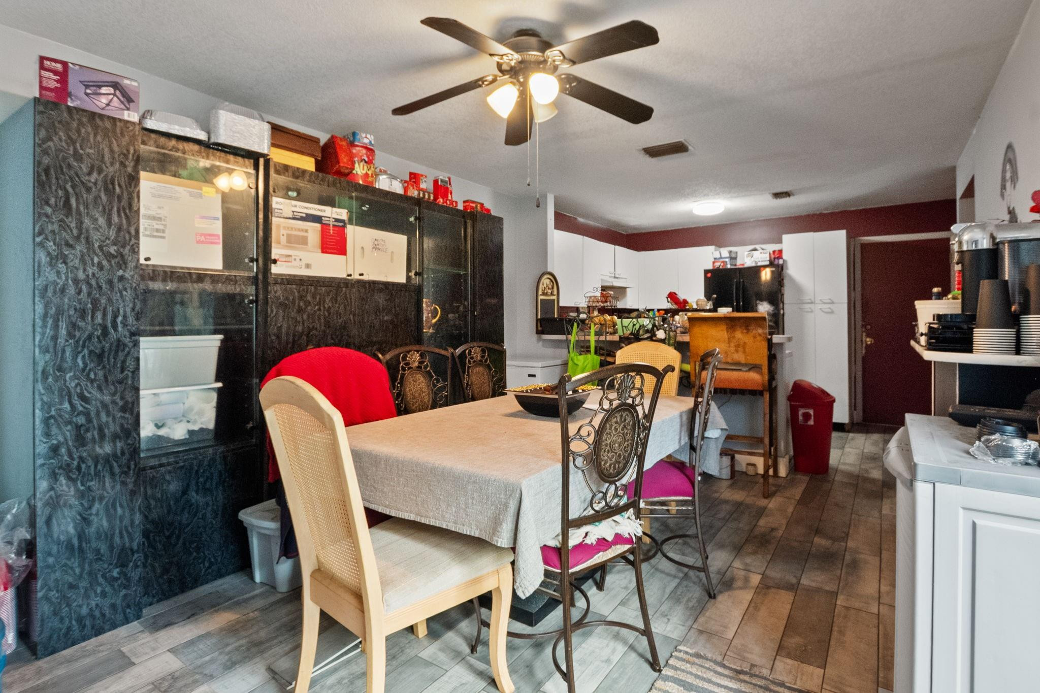 WEST GLEN MANOR - Residential