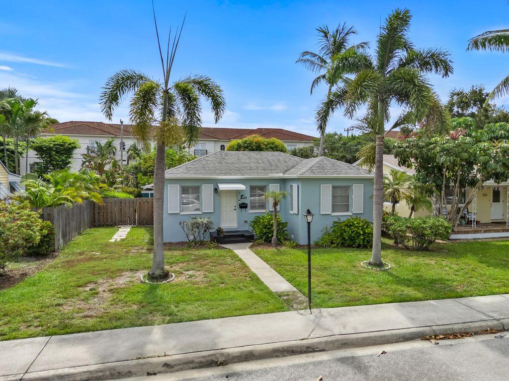 Photo of 1014 N M Street, Lake Worth Beach, FL 33460 (MLS # R11111352)