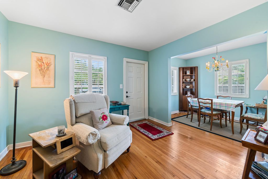 Photo of 1014 N M Street, Lake Worth Beach, FL 33460 (MLS # R11111352)