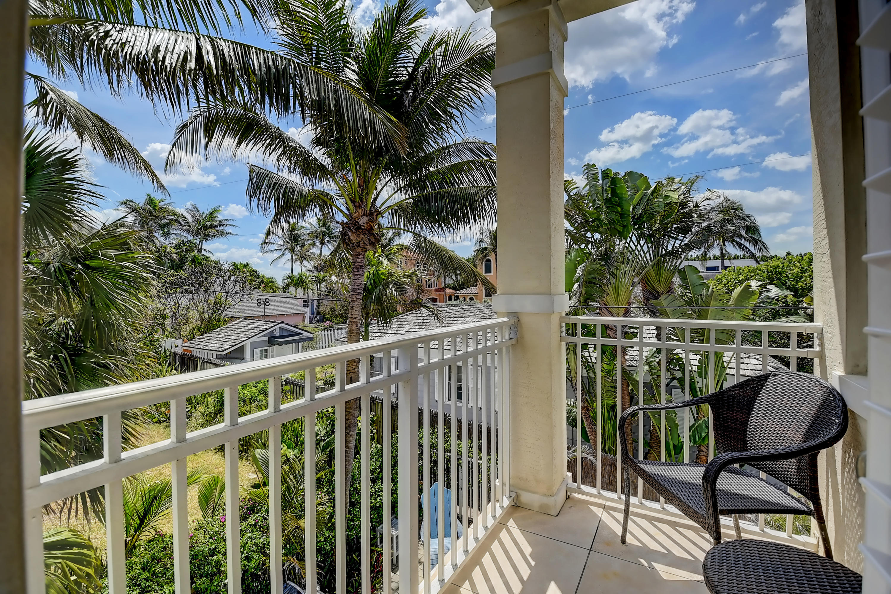 BEACH LOTS DELRAY - Residential Lease