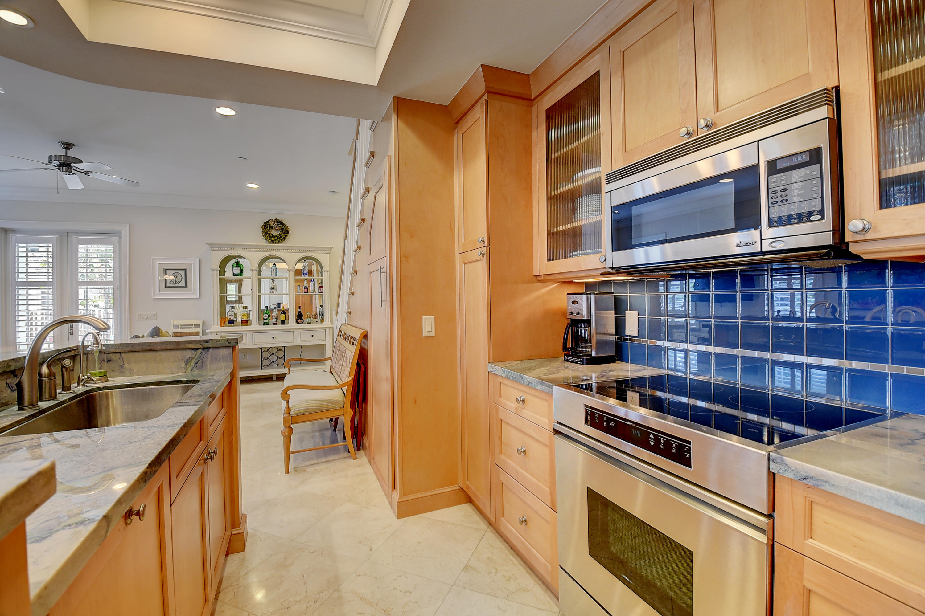 BEACH LOTS DELRAY - Residential Lease
