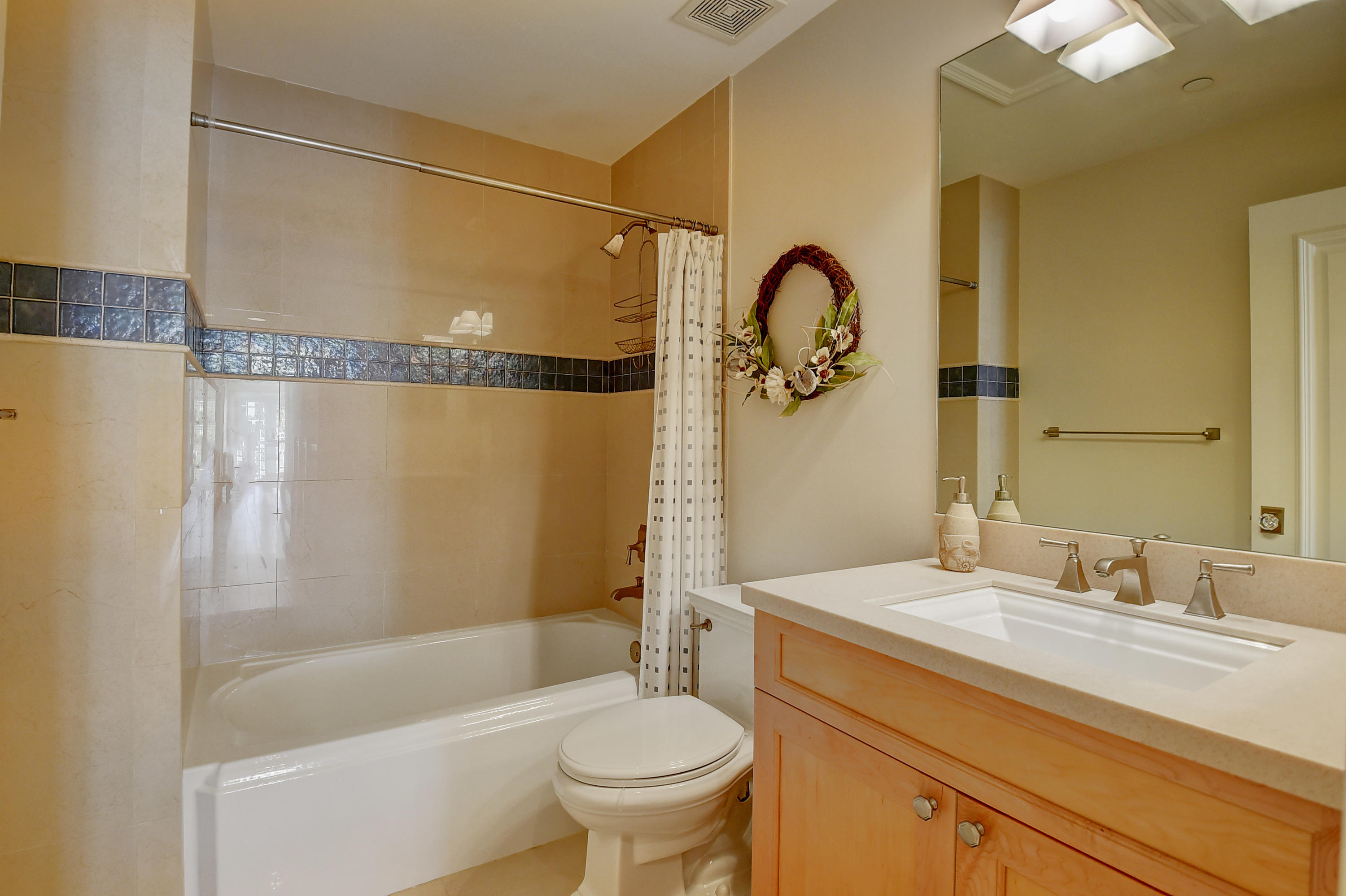 BEACH LOTS DELRAY - Residential Lease