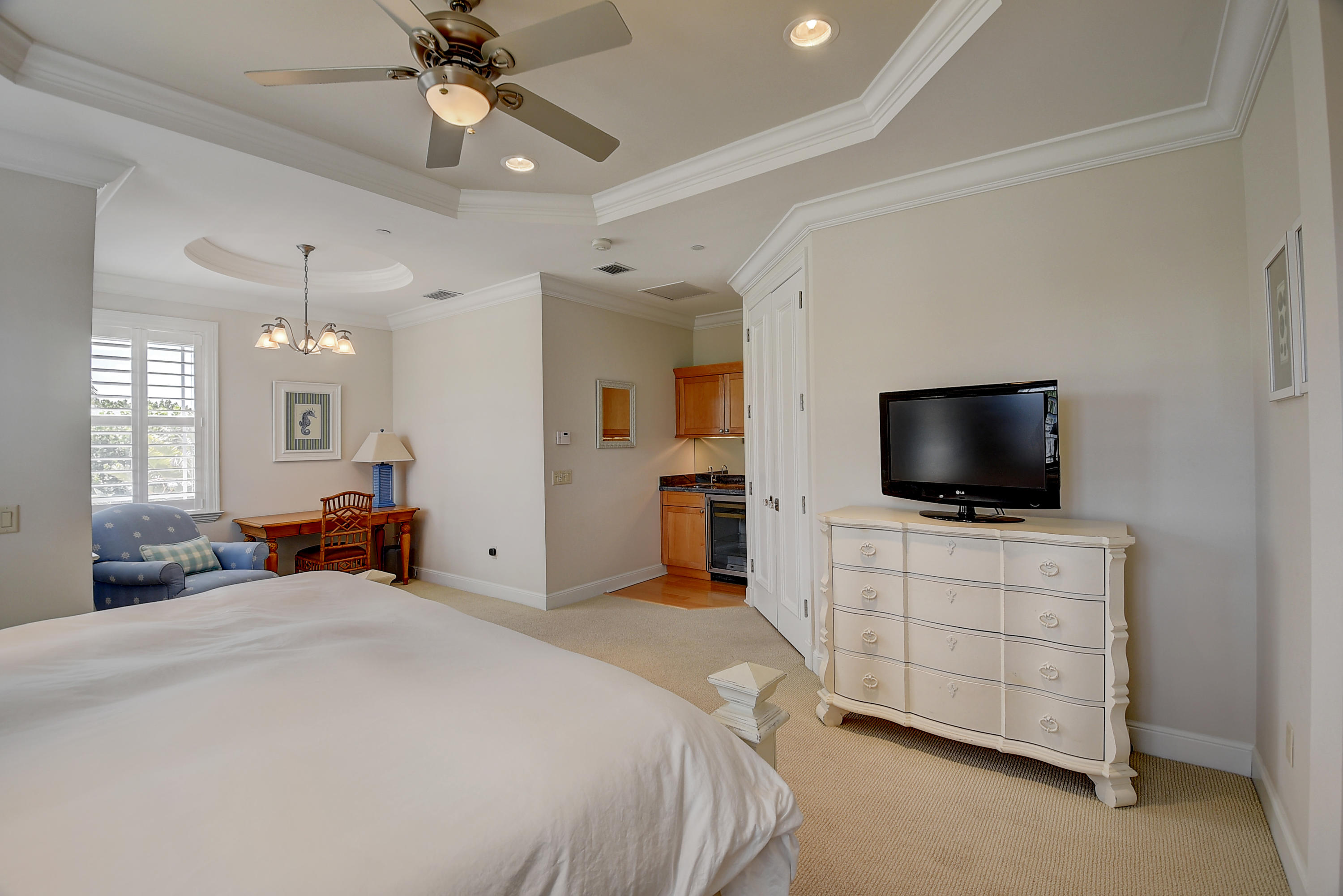 BEACH LOTS DELRAY - Residential Lease