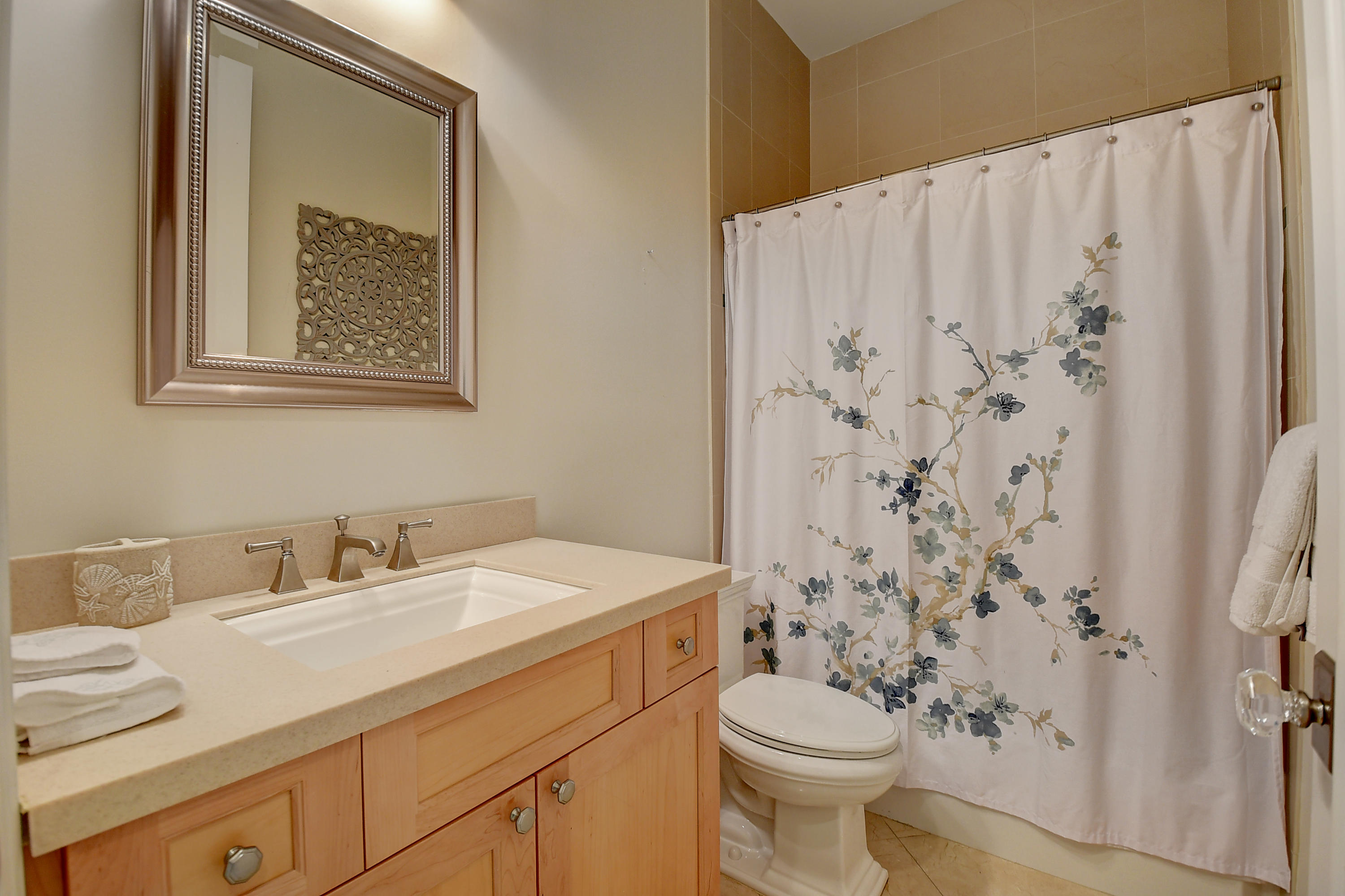 BEACH LOTS DELRAY - Residential Lease