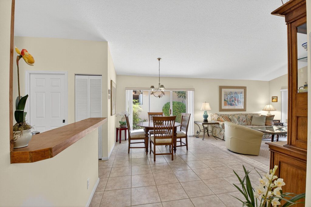 Photo of 11563 Colonnade Drive, Boynton Beach, FL 33437 (MLS # R11159720)