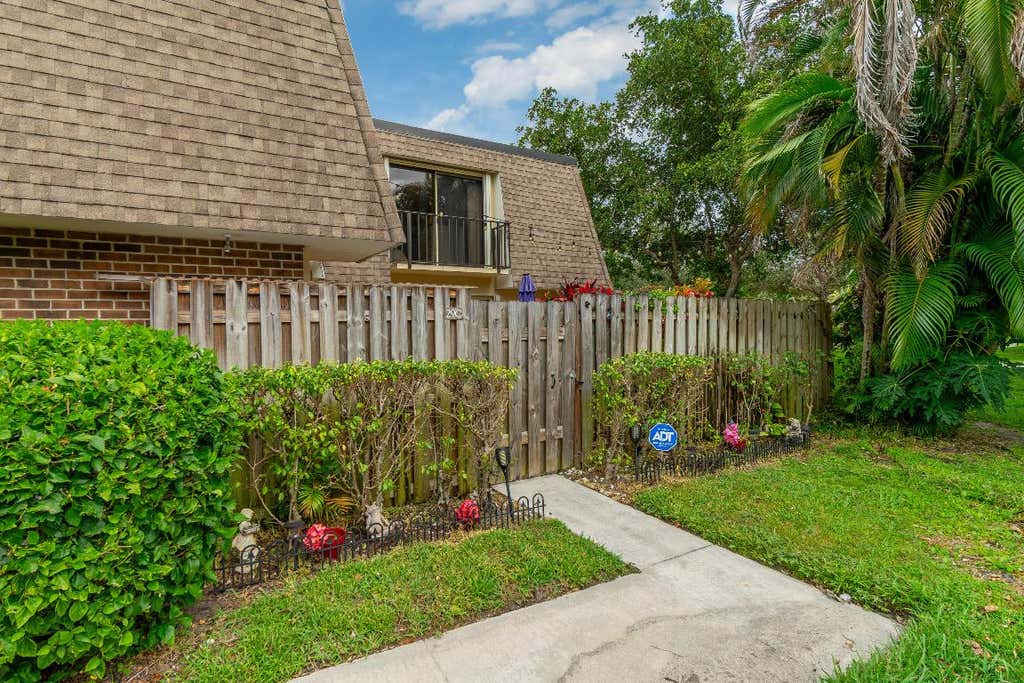 Photo of 2945 SW 22nd Circle #29c, Delray Beach, FL 33445 (MLS # R11039867)