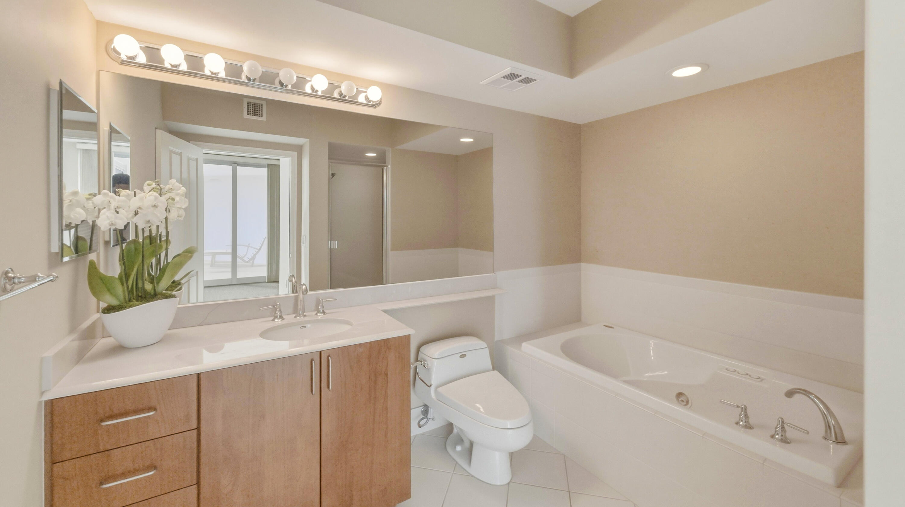 ESPLANADE ON THE NEW RIVER CONDO - Residential