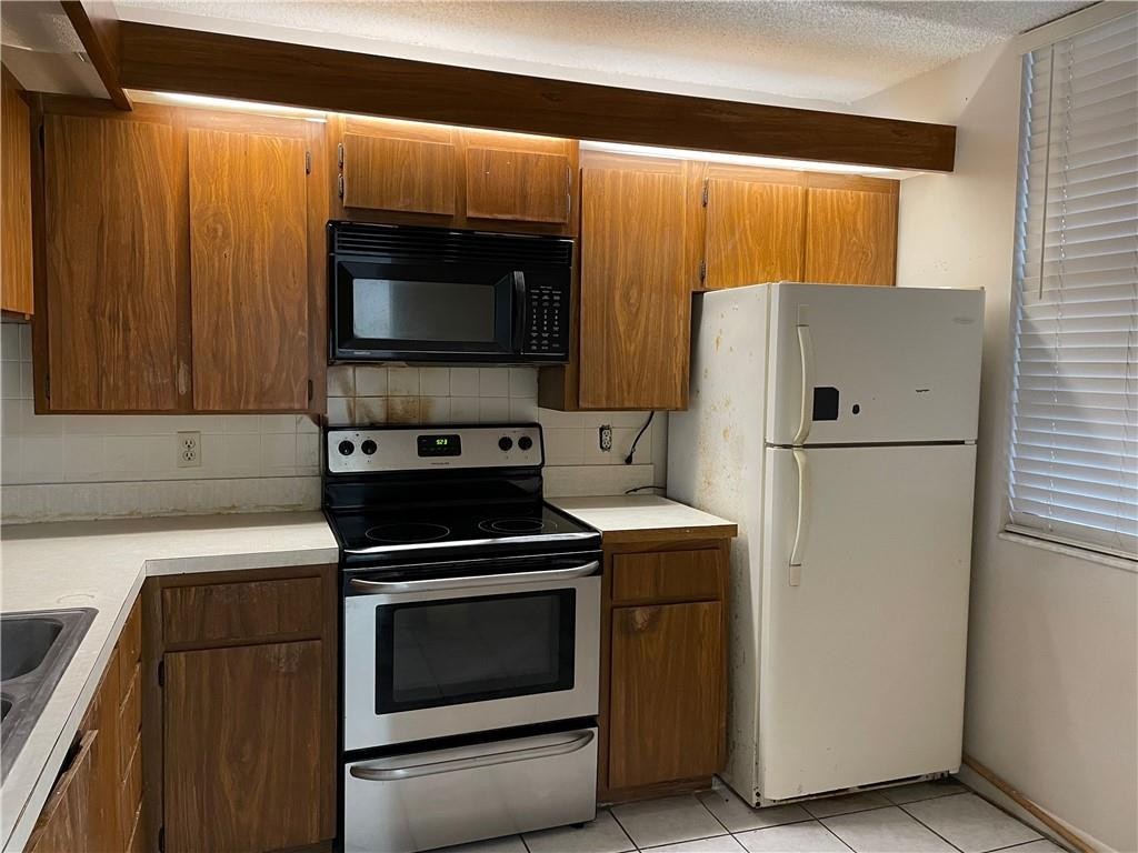 WHITEHALL CONDO OF THE LO - Residential