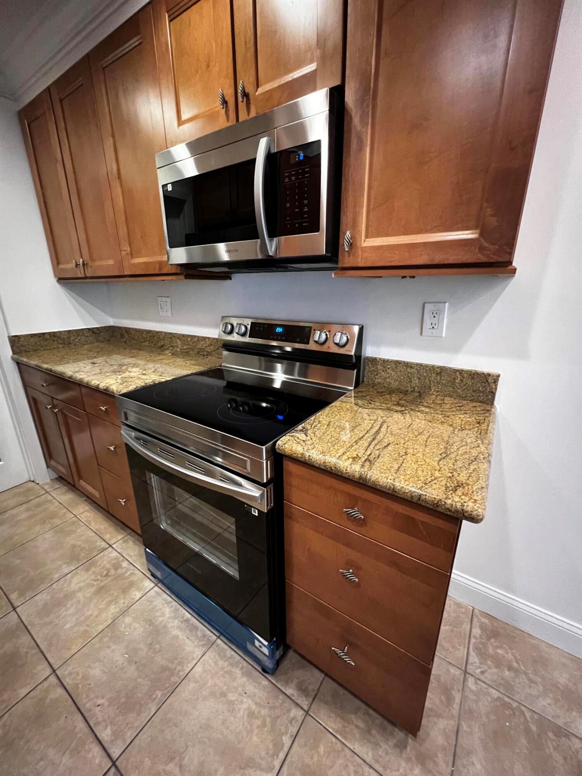 EDGEFIELD 1ST SEC - Residential Lease