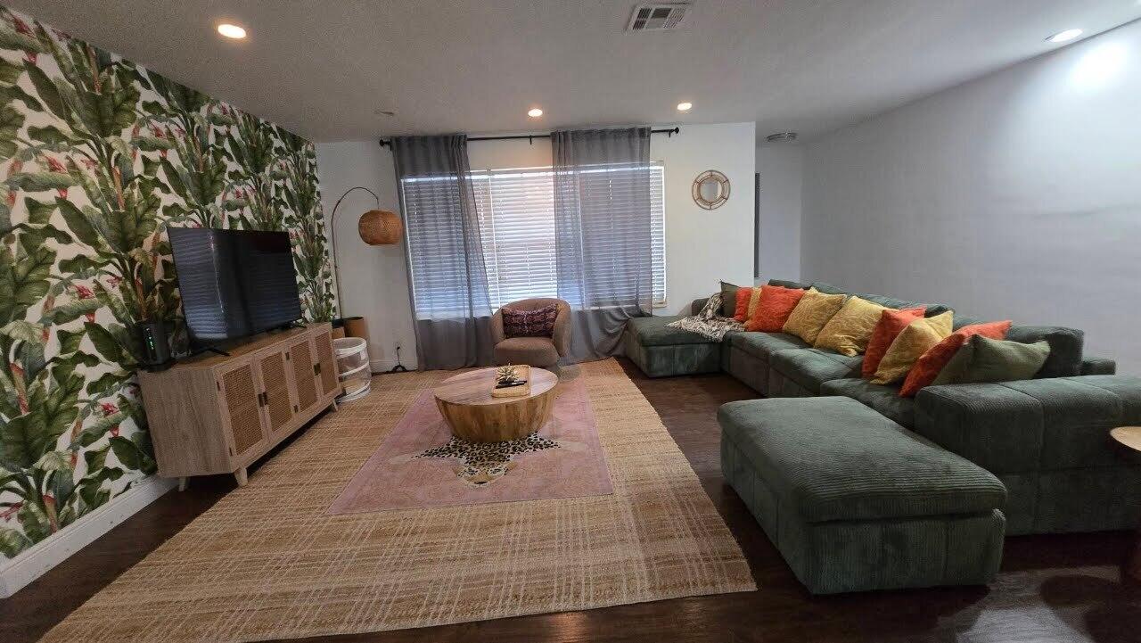 COLONIAL RIDGE - Residential Lease