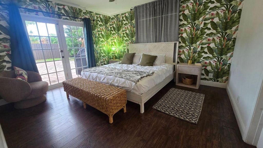 Photo of 5700 NE 20th Avenue, Fort Lauderdale, FL 33308 (MLS # B26004779)