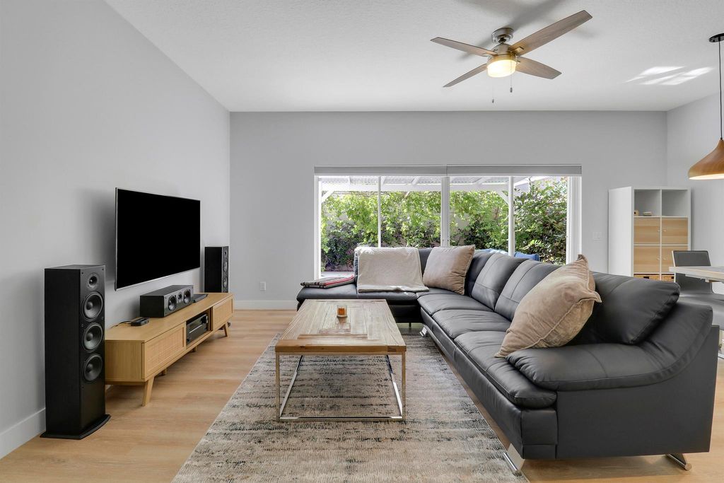 Photo of 18 Tall Oaks Circle, Tequesta, FL 33469 (MLS # R11140201)