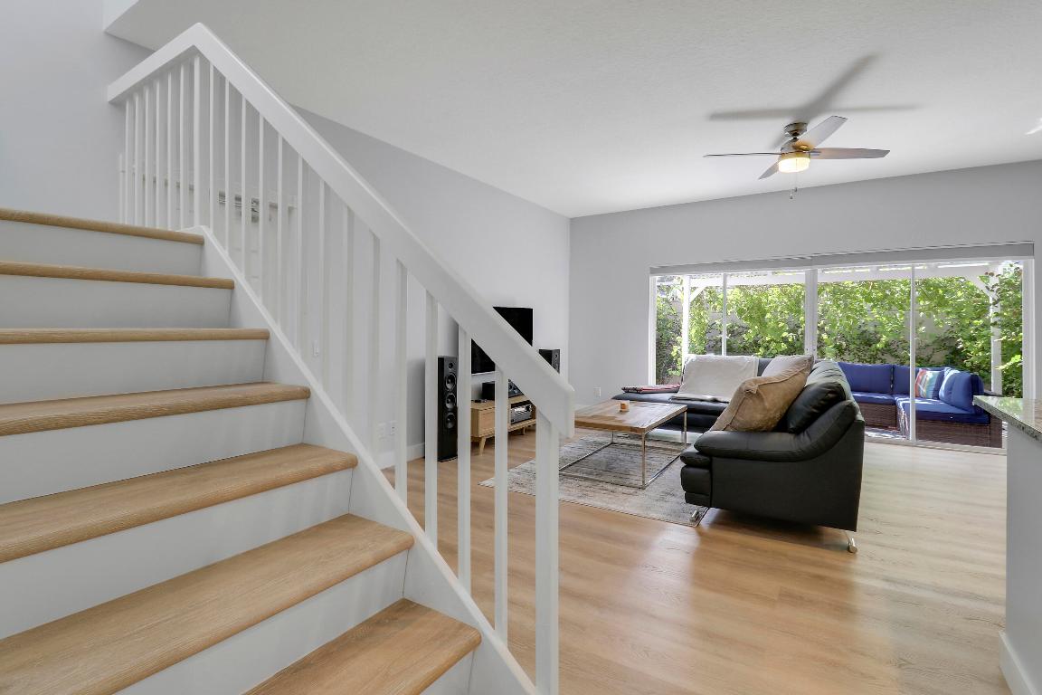 TEQUESTA OAKS - Residential