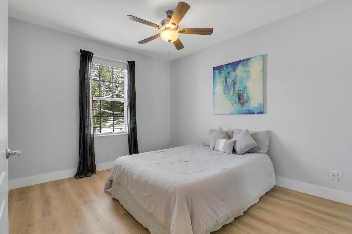 TEQUESTA OAKS - Residential