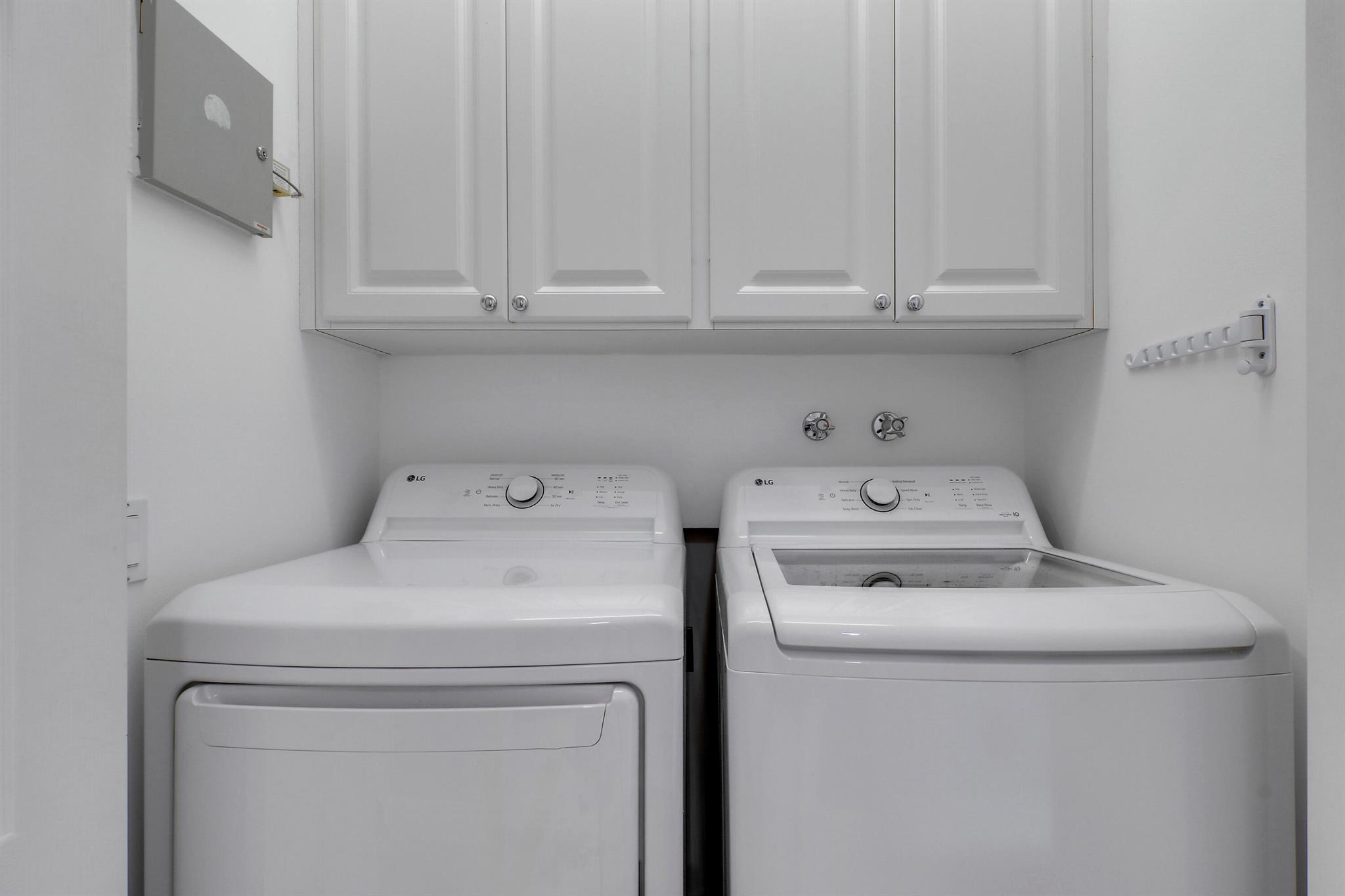 TEQUESTA OAKS - Residential