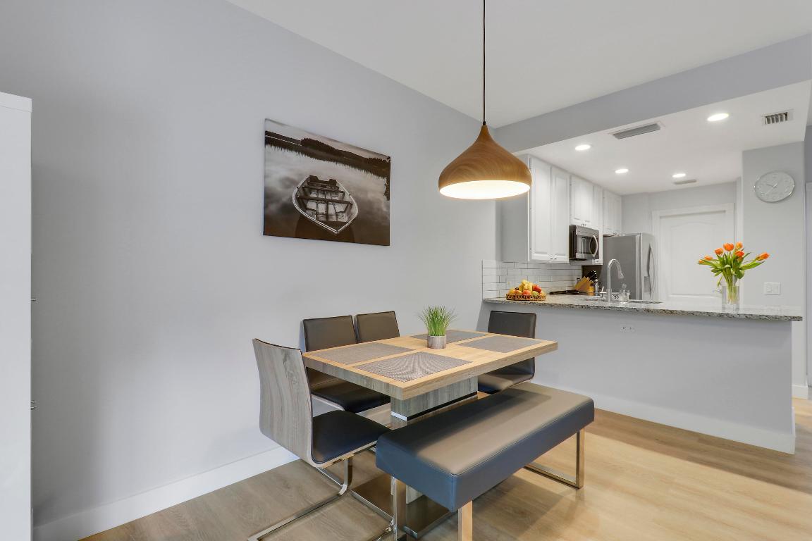 TEQUESTA OAKS - Residential