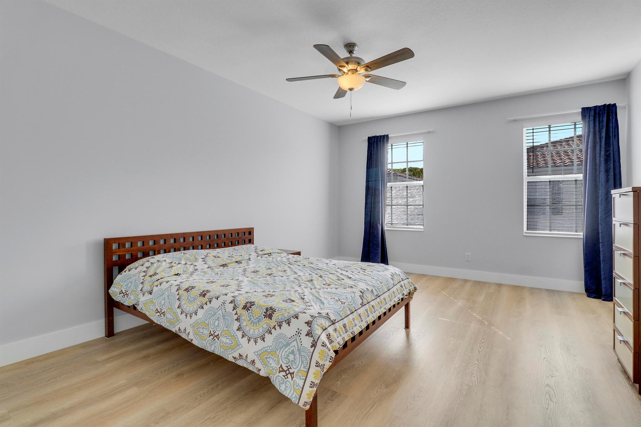 TEQUESTA OAKS - Residential