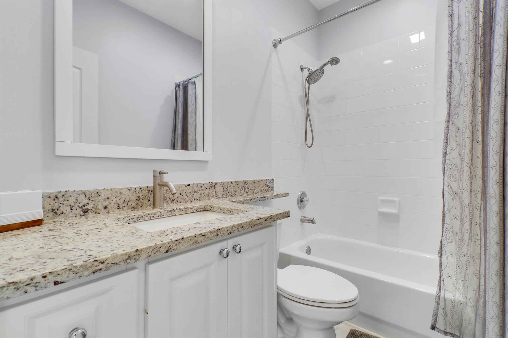 TEQUESTA OAKS - Residential