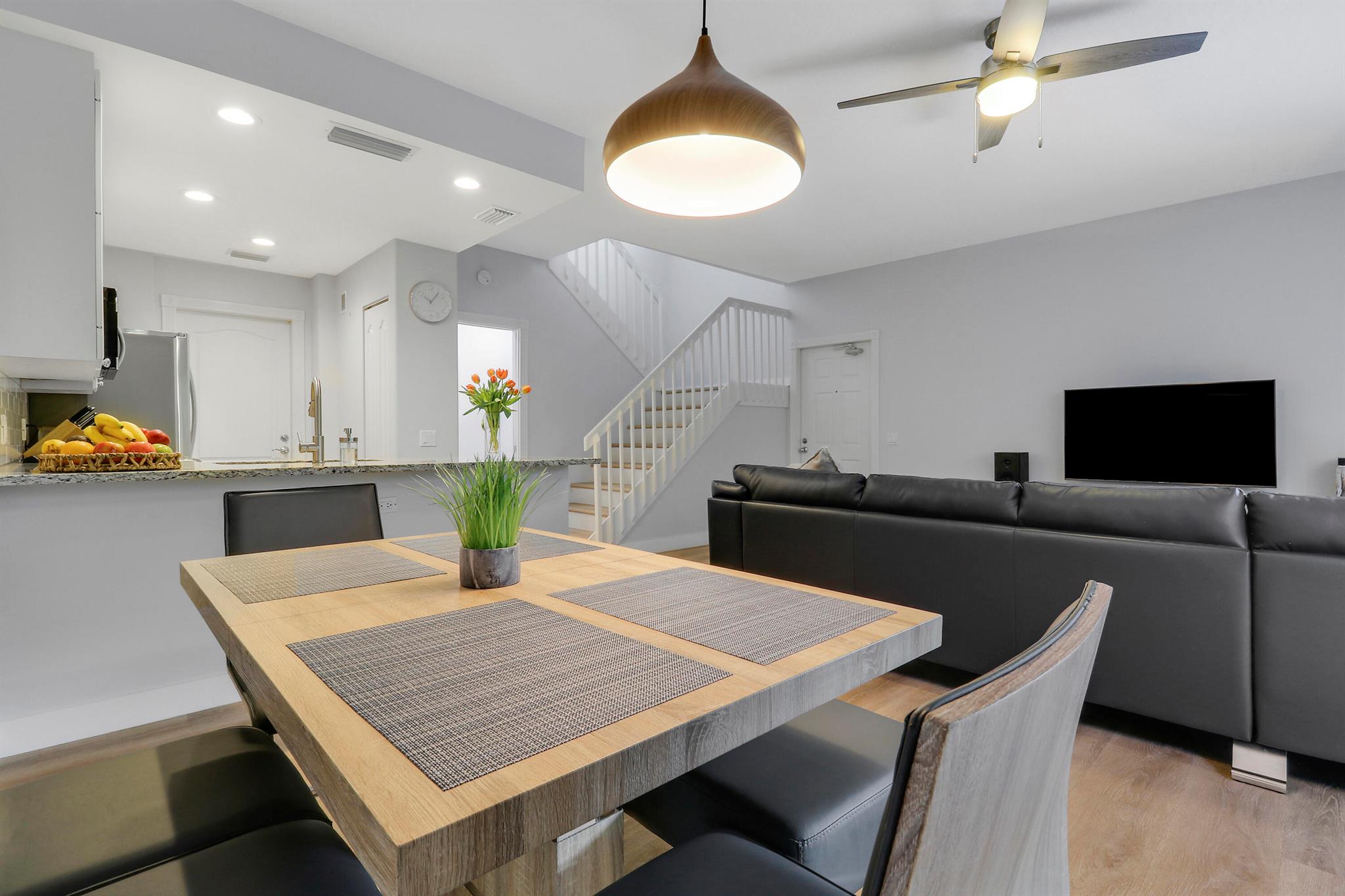 TEQUESTA OAKS - Residential